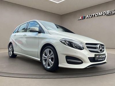 Weiß Gebraucht 2015 Mercedes B200 Urban Van / Kleinbus | 14.490 € (Fairer Preis)