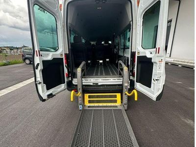 Weiß Gebraucht 2015 Ford Transit Trend Van / Kleinbus | 16.975 €