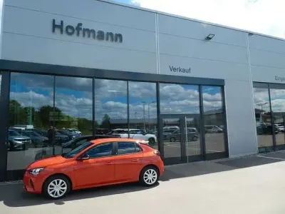 Używany Opel Corsa-e Edition 100 kW (136 KM) 2022 Pomarańczowy Hatchback