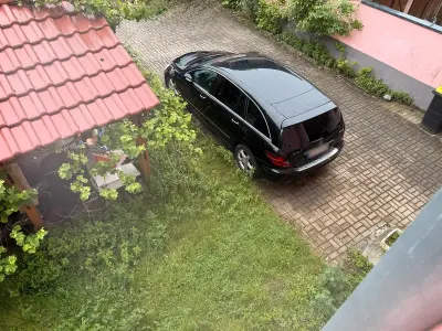 Używany Mercedes R350 272 KM (200 kW) 2008 Czarny Minivan