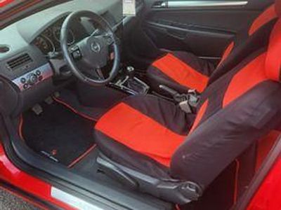 Rot Gebraucht 2009 Opel Astra GTC Edition Limousine | 4.900 € (Teuer)