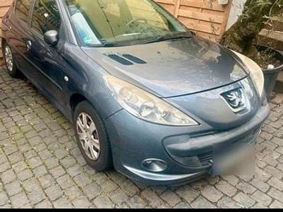 Gebraucht Peugeot 206+ 75 PS (55 kW) 2010 Beige Kleinwagen