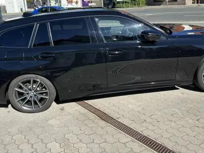 Gebraucht BMW 330 Sport Line 286 PS (210 kW) 2020 Schwarz Kombi