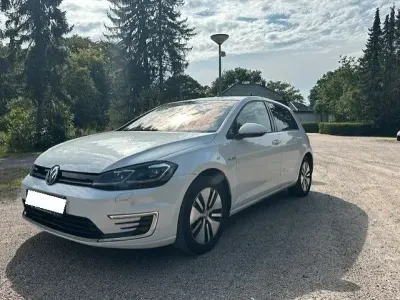 Gebraucht VW e-Golf 100 kW (136 PS) 2020 Weiß Kleinwagen