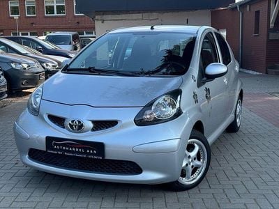Usata Toyota Aygo 68 CV (50 kW) 2006 Argento Utilitaria