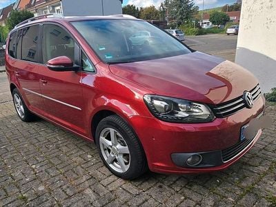 Rot Gebraucht 2013 VW Touran Highline Van / Kleinbus | 8.699 € (Fairer Preis)
