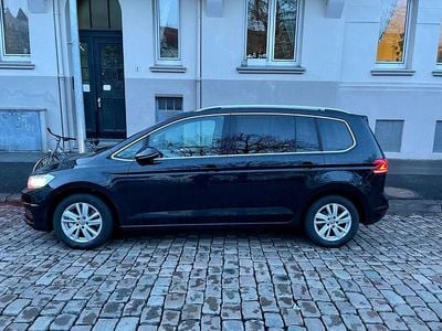 Gebraucht VW Touran 150 PS (110 kW) 2020 Schwarz Van / Kleinbus