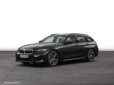 Gebraucht BMW 330e Sport Line 292 PS (214 kW) 2025 Schwarz Kombi