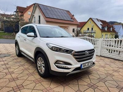 Usado Hyundai Tucson Classic 116 HP (85 kW) 2017 Branco SUV