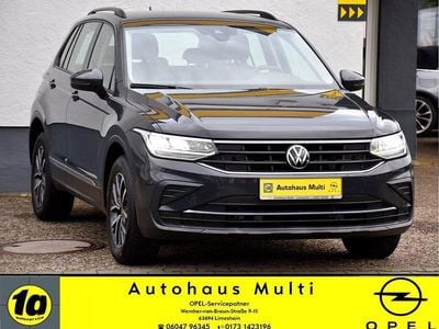 Gebraucht VW Tiguan Life 150 PS (110 kW) 2022 Uranograu/cinza urano SUV
