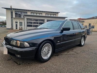 BMW 523