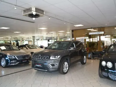 Gebraucht Jeep Compass Limited 150 PS (110 kW) 2021 Granite crystal SUV
