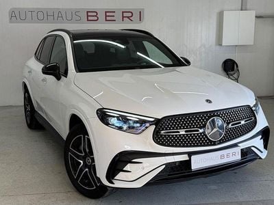 Weiß Gebraucht 2023 Mercedes GLC300 AMG Limousine | 53.999 €
