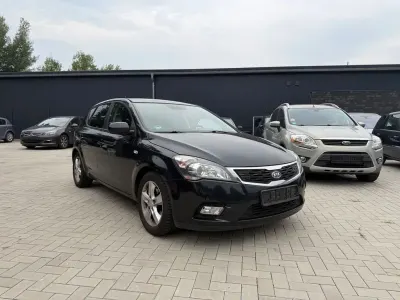 Gebraucht Kia Ceed Vision 90 PS (66 kW) 2010 Schwarz Kleinwagen