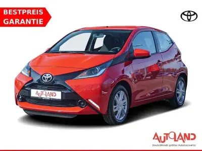 Second-hand Toyota Aygo 69 CP (50 kW) 2016 Roșu Hatchback
