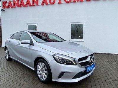 Silber Gebraucht 2016 Mercedes A200 Business Limousine | 13.950 € (Fairer Preis)