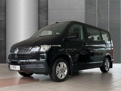 Deep black perleffekt Gebraucht 2023 VW Multivan Comfortline Van | 53.900 € (Fairer Preis)