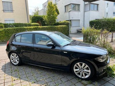 Second-hand BMW 118 Sport Line 122 CP (89 kW) 2006 Negru Hatchback