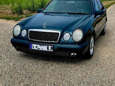 Mercedes E200