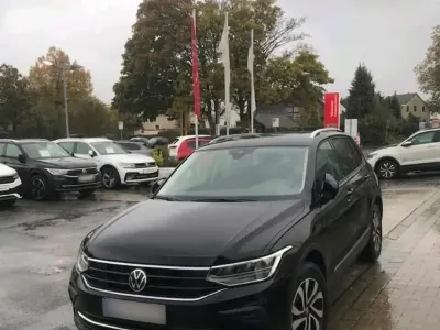 Gebraucht VW Tiguan Active 150 PS (110 kW) 2022 Schwarz SUV