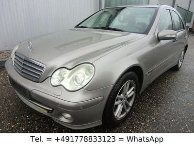 Gebraucht Mercedes C320 Classic 218 PS (160 kW) 2004 Grün Limousine