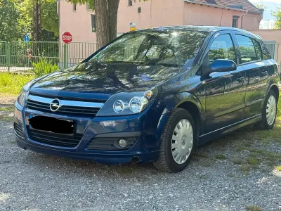 Używany Opel Astra 2007 Niebieski Hatchback