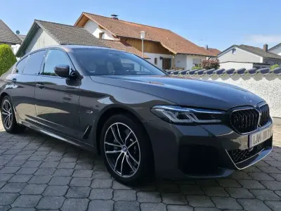 Gebraucht BMW 530e M Sport 292 PS (214 kW) 2022 Grau Limousine