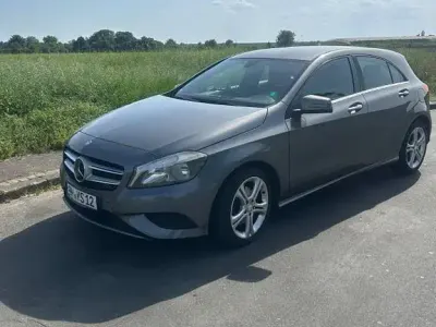 Gebraucht Mercedes A180 Style 122 PS (89 kW) 2013 Grau Limousine