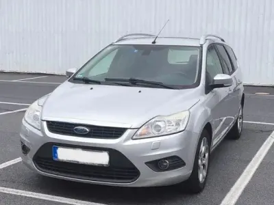 Gebraucht Ford Focus 80 PS (58 kW) 2010 Silber Kombi