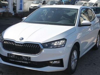 Neu Skoda Fabia 116 PS (85 kW) 2025 Moon weiss metallic Kleinwagen