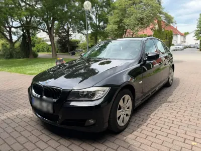 Gebraucht BMW 318 143 PS (105 kW) 2009 Schwarz Limousine