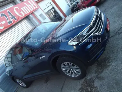 Gebraucht VW Touareg 231 PS (169 kW) 2020 Blau SUV