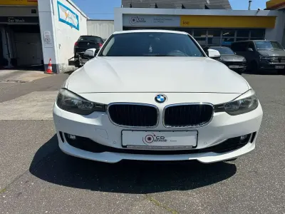 Gebraucht BMW 320 Comfort Edition 184 PS (135 kW) 2014 Weiß Limousine