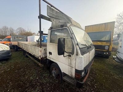 Gebraucht Mitsubishi Canter 122 PS (89 kW) 1994 Weiß Van / Kleinbus