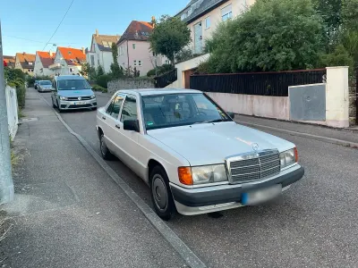 Gebraucht Mercedes 190 118 PS (86 kW) 1990 Weiß Limousine