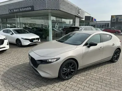 Neu Mazda 3 Nagisa 140 PS (102 kW) 2026 Platinum quartz m Limousine