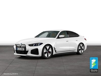 Weiß Gebraucht 2024 BMW i4 M Sport Limousine | 53.400 € (Etwas zu teuer)