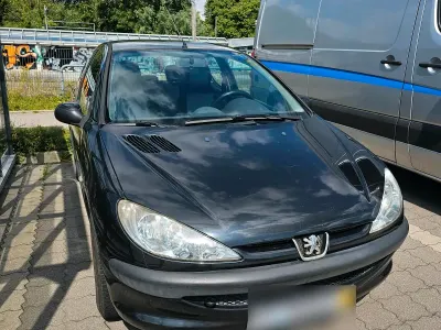 Gebraucht Peugeot 206 60 PS (44 kW) 2004 Schwarz Kleinwagen