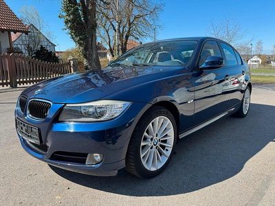 Gebraucht BMW 320 184 PS (135 kW) 2011 Blau Limousine
