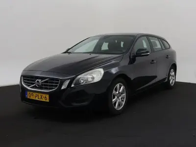 Używany Volvo V60 Kinetic 150 KM (110 kW) 2011 Czarny Kombi