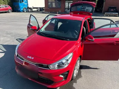 Gebraucht Kia Rio 101 PS (74 kW) 2023 Rot Kleinwagen