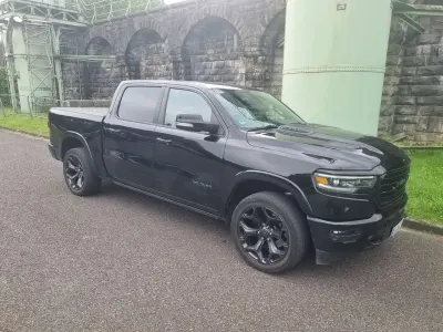 Gebraucht RAM 1500 401 PS (294 kW) 2021 Schwarz Pickup