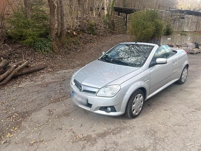 Gebraucht Opel Tigra 90 PS (66 kW) 2004 Silber Cabrio