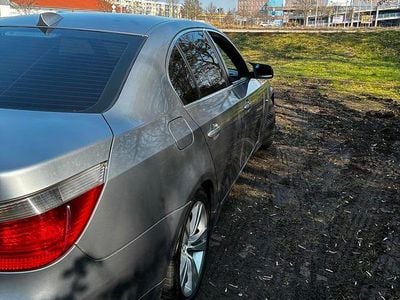Gebraucht BMW 530 218 PS (160 kW) 2003 Silber Limousine