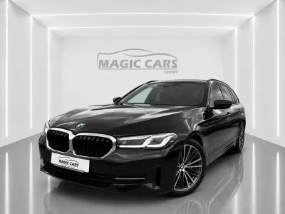 Gebraucht BMW 520 Sport Line 184 PS (135 kW) 2023 Schwarz ii/bonnet fluid black Kombi