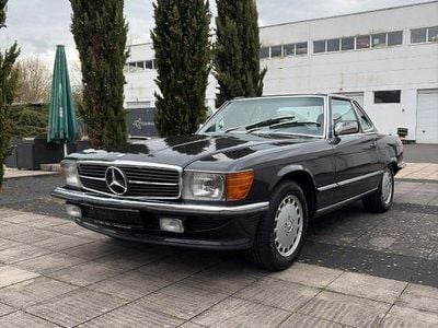 Second-hand Mercedes SL300 179 CP (131 kW) 1989 Negru Cabrio