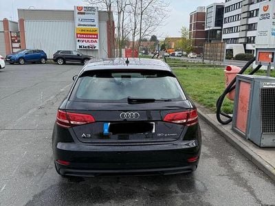 Second-hand Audi A3 Sportback g-tron 131 CP (96 kW) 2020 Negru Hatchback