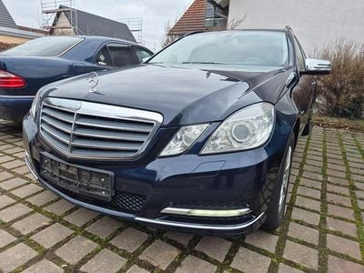 Gebraucht Mercedes E300 231 PS (169 kW) 2012 Blau Kombi