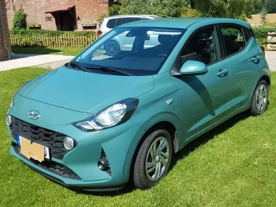 Gebraucht Hyundai i10 Select 67 PS (49 kW) 2023 Grün Kleinwagen
