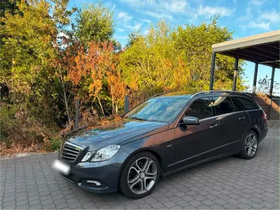 Gebraucht Mercedes E350 Avantgarde 265 PS (194 kW) 2011 Grau Kombi